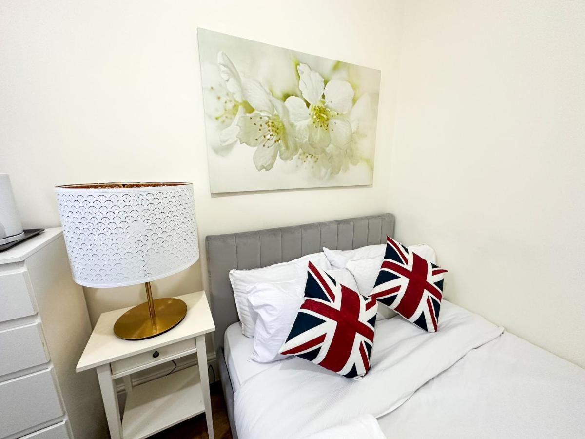 Pink Door Guesthouse London Exterior photo